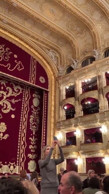 Оперный театр в Одессе. Нашла видео за 2019г."ОДЕССКИЙ ТЕАТР ОПЕРЫ И БАЛЕТА" смотреть онлайн