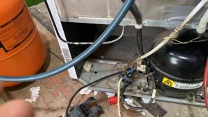 Холодильник Атлант не морозит, не работает компрессор