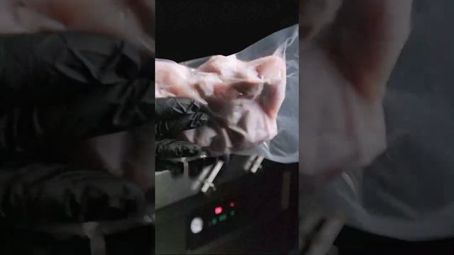 Hualian DZ-600/S тестируем упаковку мяса, сыра колбасы. Оцени?