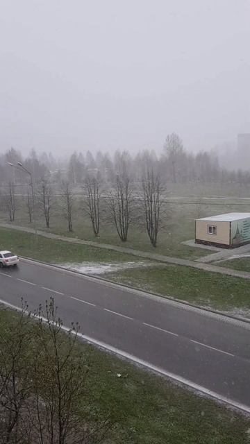 Люблю я снег в начале мая 🌨😁🤣 #настроение #погода #у? смотреть онлайн