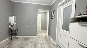 Трехкомнатная квартира 75 кв.м. 2 балкона лоджия евроремонт мебель. Краснодарский край, г. Армавир.