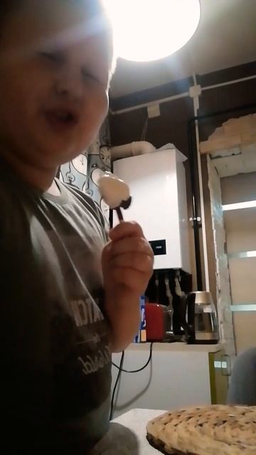 Как правильно есть мороженое 🇺🇳🤝🇺🇦 #мем #актив #202 смотреть онлайн