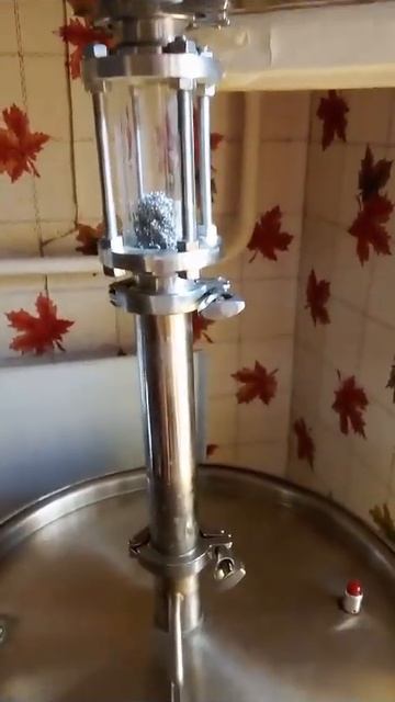 флегма стекает обратно в куб. дробный перегон сахарно? смотреть онлайн