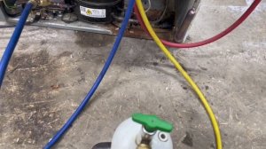 В хлам засраный Холодильник Eden не морозит установка к?