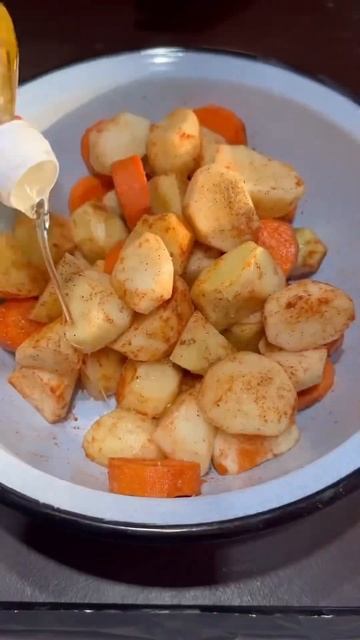 Fish and potatoes inthe oven😋 Рыба и картофель в духовке😋 #winter #yaku смотреть онлайн