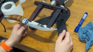 Точу охотничий нож на станке ВЕКТОР V-Prof-2 камнями Gritalon