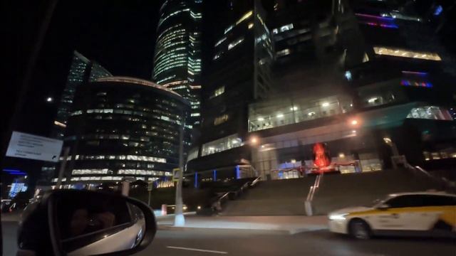 КАТАЕМСЯ ПО НОЧНОЙ МОСКВЕ | летняя Москва смотреть онлайн