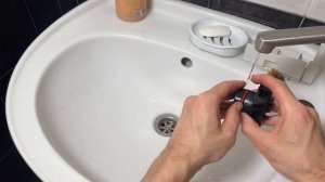 Кофемашина льёт тонкой струйкой? Чистим заварочный бл