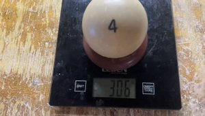 Сколько весят бильярдные шары?