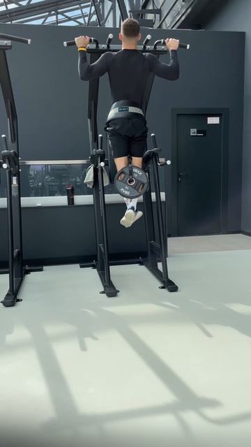 Подтягивания с весом , делаем спину смотреть онлайн