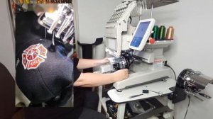 как установить кепочные пяльцы на вышивальную машину