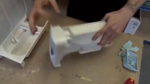 Как заменить лоток для моющих средств в стиральной ма?