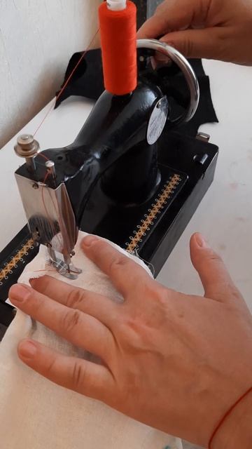 детская швейная машинка СССР 70 -е гг. Завод Автоприбо? смотреть онлайн