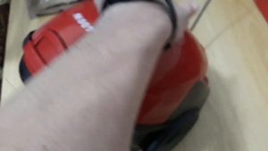 пылесос Rolsen 1400 ватт яркости в миниатюрном корпусе.