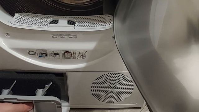 Распаковка — Сушильная машина Siemens WT45HVEEPL
