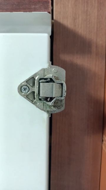 Как починить петлю на холодильнике смотреть онлайн