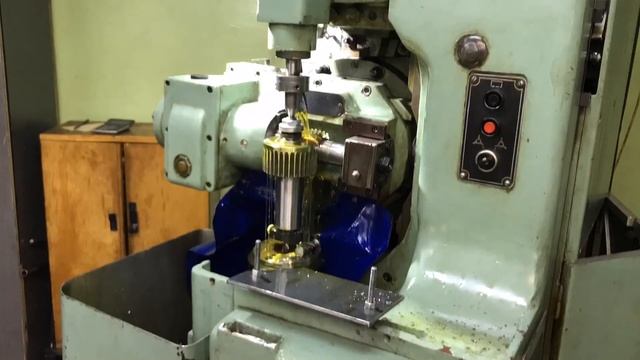 Зубонарезной станок в гараже смотреть онлайн