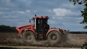 Боронование почвы