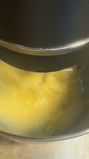 На то как работают миксер , можно смотреть вечно 😍 #го? смотреть онлайн