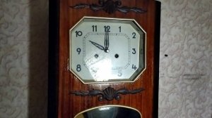 Часы настенные с боем "Янтарь"