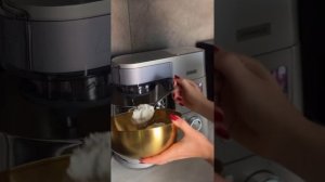 Рецепт ароматного и пышного бисквита с грецкими орехами 🥮