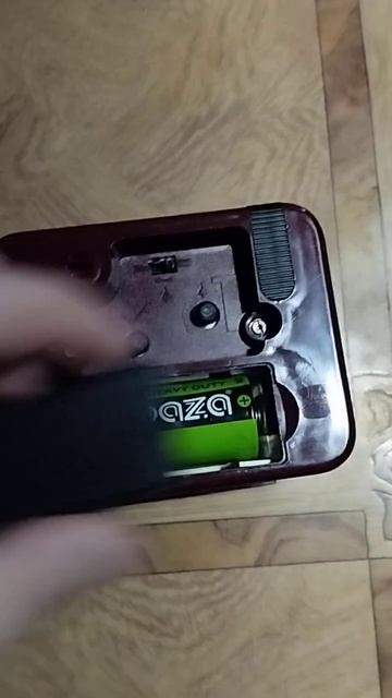 Настольный кварцевый будильник Янтарь Сделано в СССР смотреть онлайн