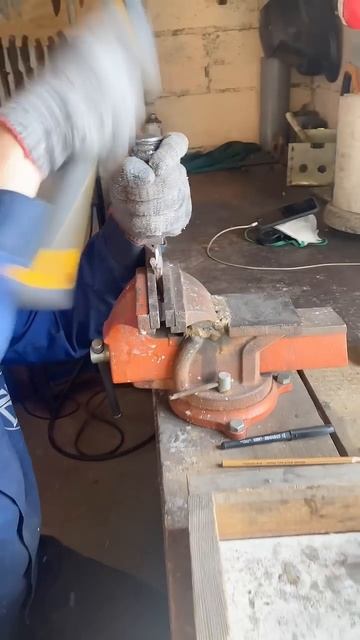 Рабочий процесс:сборка ножа #златоуст #ножиручнойрабо смотреть онлайн