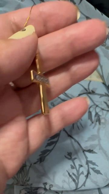 Позолоченный крест. Вставка Гранат. смотреть онлайн