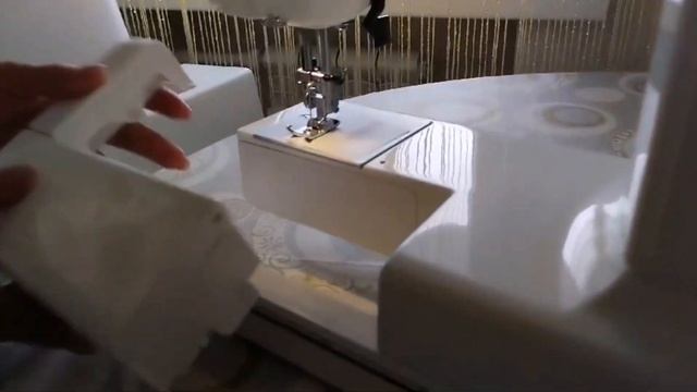 Распаковка бытовой швейной машины Janome 394 смотреть онлайн