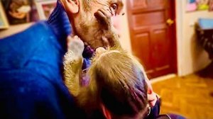 Мы с Владом ПОДЕЛИЛИ ДЕТЕЙ, у них со Степкой свой язык, а у нас с Маняшей свой))