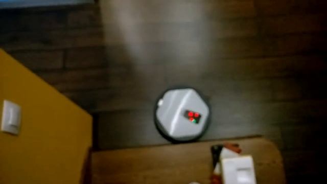 Тестовый запуск робота-пылесоса iClebo Arte смотреть онлайн