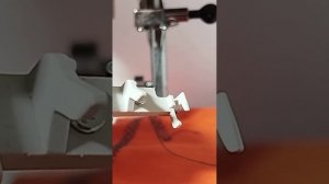 швейная машина Janome, нитевдеватель