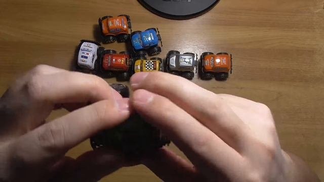 Машинки для детей. Набор машинок из пластмассы