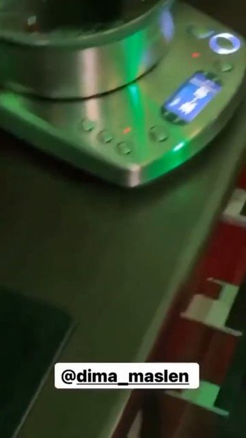 Дима Масленников и чайник 😂💚 #музыка #блогер #шортс #? смотреть онлайн