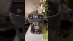 DeLonghi ECAM-320.70.TB. Заваривает 12 видов кофе. Приготовила Americ