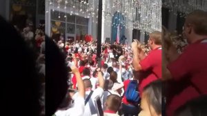 Болельщики и фанаты кричат кричалки 06