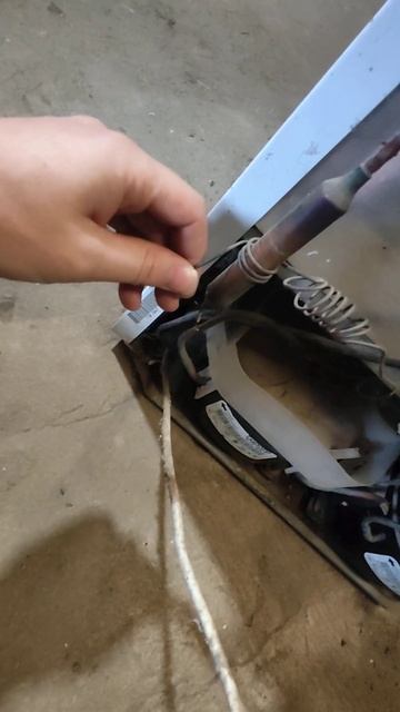 Холодильник Атлант 20 лет, не холодит #ставрополь #ремо? смотреть онлайн