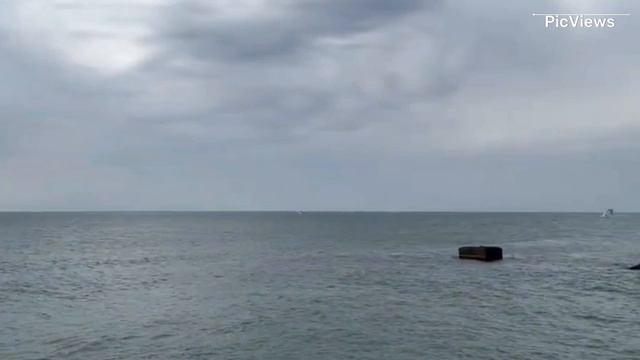 Сочи Адлер сегодня 12 мая 2025. Как выглядит пляж, море. Обстановка. Погода сейчас