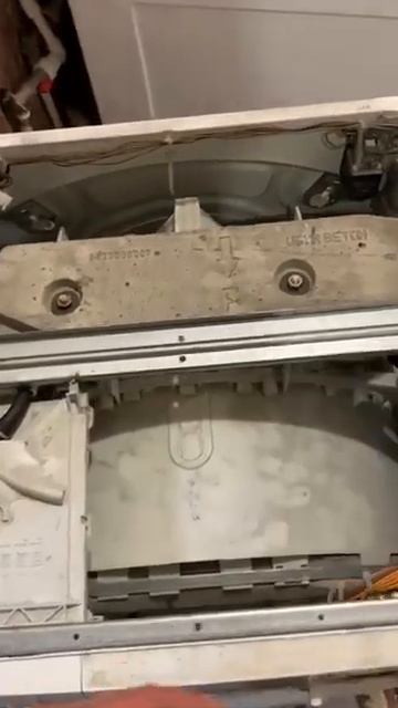 Стиральная машина начала стучать при отжиме, что дела? смотреть онлайн