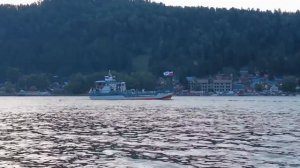 Переехали на Алтай. Нашел камень водопад. Парад катеров флотилии Телецкого озера.