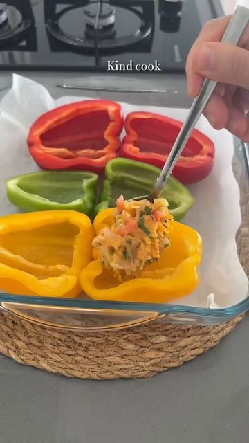 Фаршированные перцы в духовке с куриной грудкой сочны