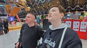 Москва ВТРИДОРОГО! Аэропорт Шереметьево ну и ЦЕНЫ на покушать 🤑 Нашла ХАЛЯВУ) Кафе и рестораны Влог