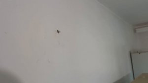 Как повесить часы на стену.