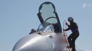 Новая партия сверхманевренных истребителей Су-35С передана российскому Минобороны