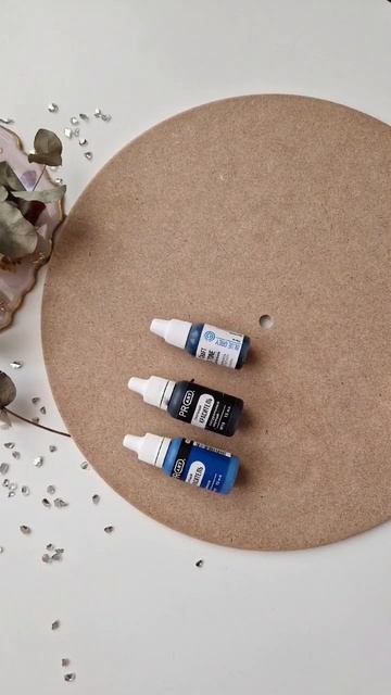 Настенные часы в сочетании белого и изумрудных цветов смотреть онлайн