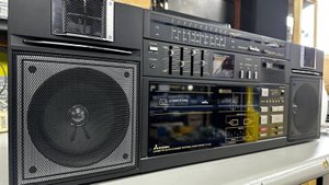 Бумбокс Mitsubishi TX-L50 со сменой кассет на 5 ---Тайвань-1986-год
