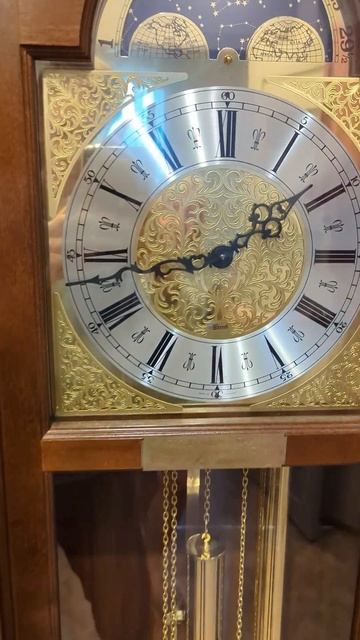 Напольные механические часы Hermle смотреть онлайн