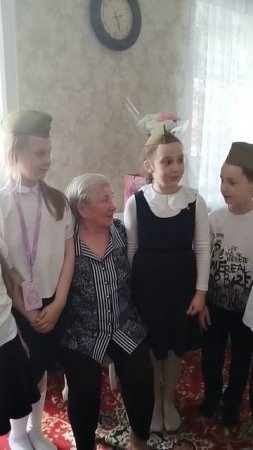 Поздравили ветерана ВОВ, жительницу Ленинского района, Ратникову Е.С., с Днем Великой Победы!