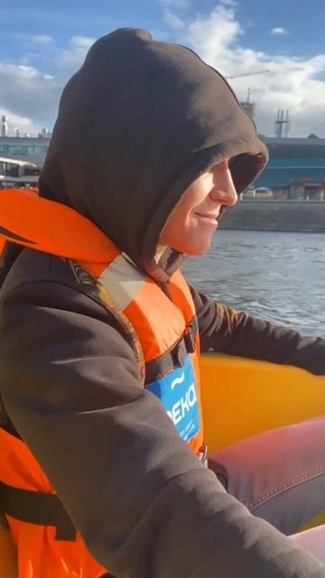 Хорошо, когда рядом есть люди, которым можно рассказат смотреть онлайн