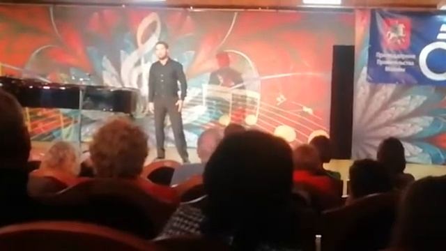 "Роняет лес богряный свой убор"
Поет Сергей Рязанов